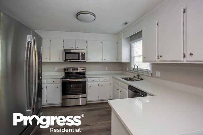 Building Photo - 363 Honeycutt Dr SE