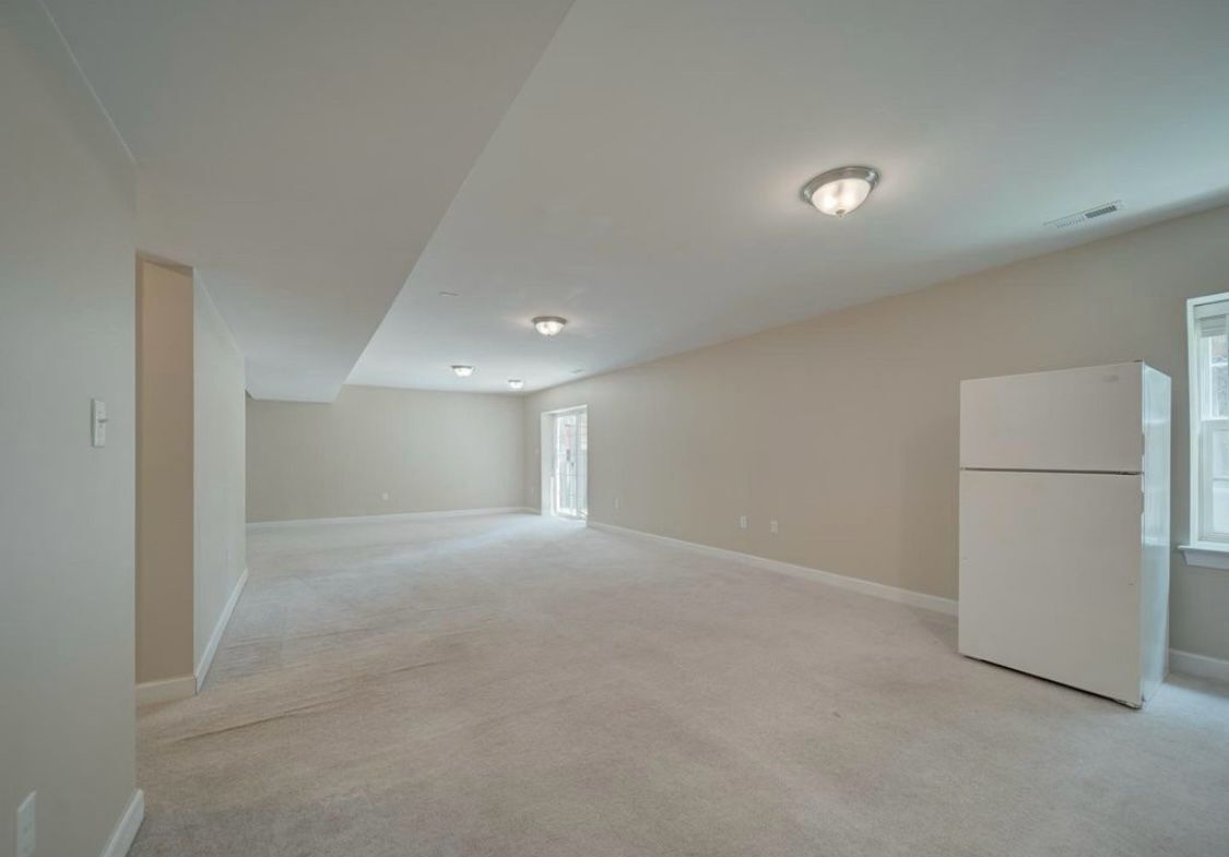 Building Photo - 18413 Cedar Dr