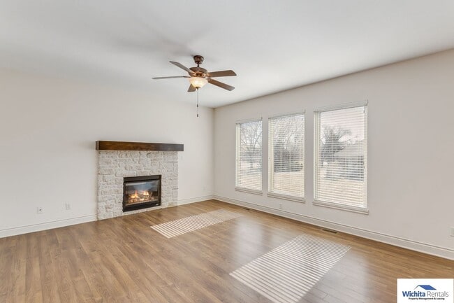 Building Photo - Andover Schools - 4 bedroom 3 bath