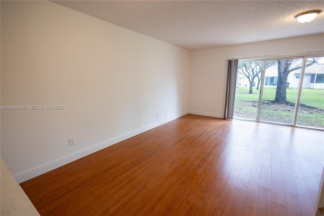 Building Photo - 719 NW 208th Way