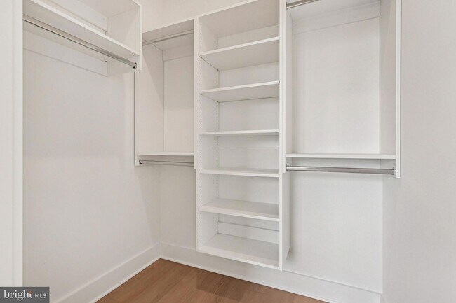 Building Photo - 30 W Allens Ln