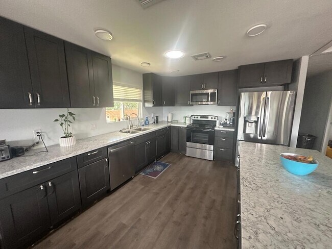 Building Photo - 128 Oxbow Marina Dr