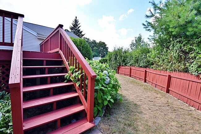 Building Photo - 19 Ptarmigan Dr
