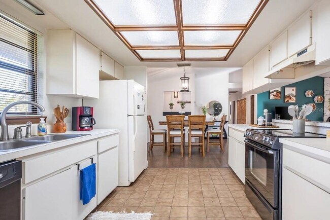 Building Photo - 3002 Evensong Ct