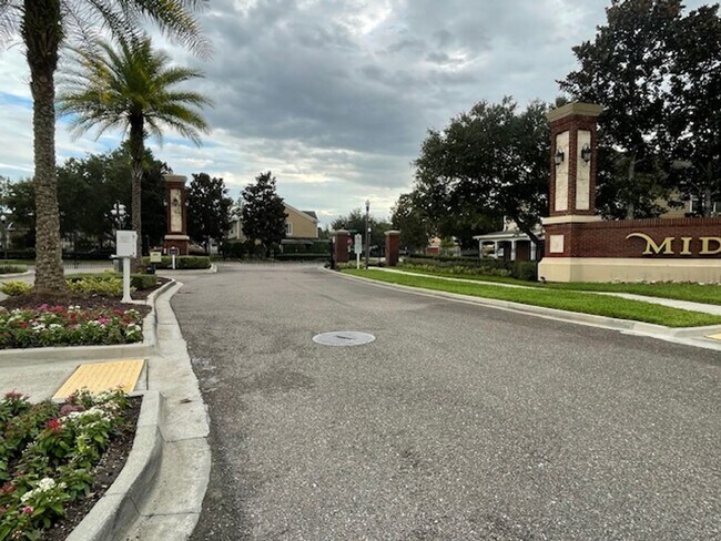 Building Photo - Midtowne