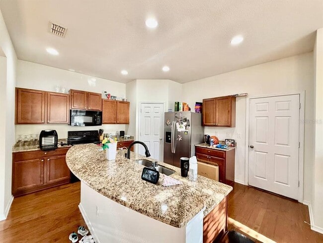 Building Photo - 9044 Aspen Hollow Pl