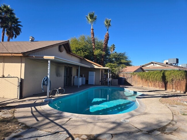 Building Photo - Lock in ($1850) off March 2026  if you move-in by Janaury 31st