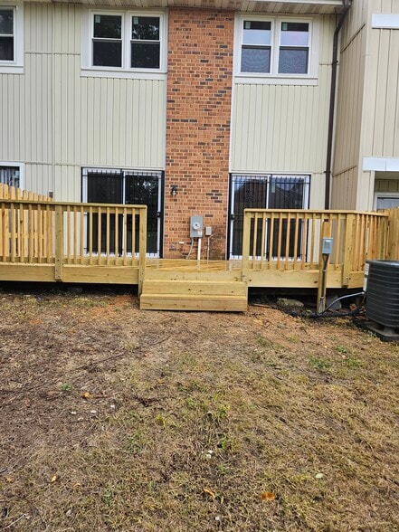 Building Photo - 6322 Bentham Ct