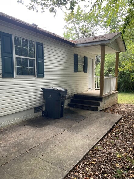 Building Photo - 5614 Madonna Cir
