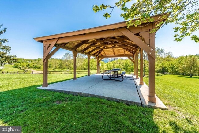Building Photo - 9400 Birchwood Ct W
