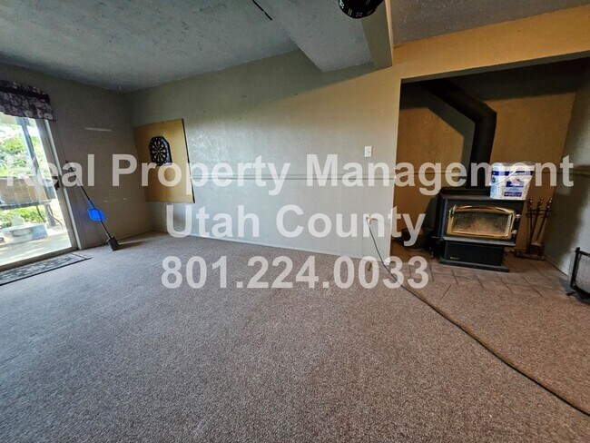 Building Photo - Elk Ridge Home with Unobstructed Valley Views