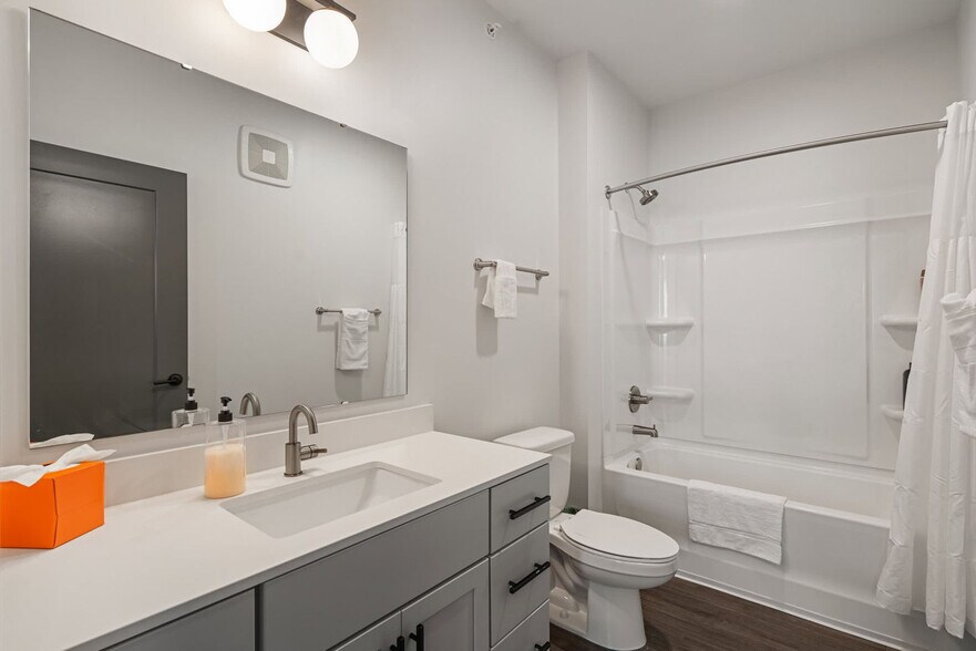 Building Photo - 6160 N Rural St