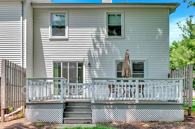 Building Photo - 22 Hickory Ct