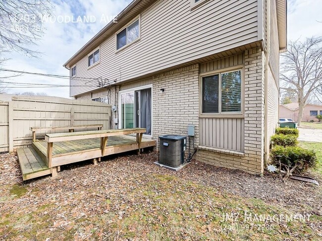 Building Photo - 3203 Woodland Ave