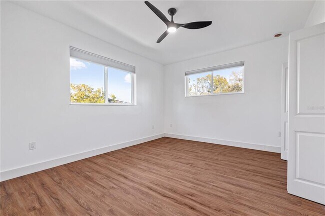 Building Photo - 2727 W Chestnut St