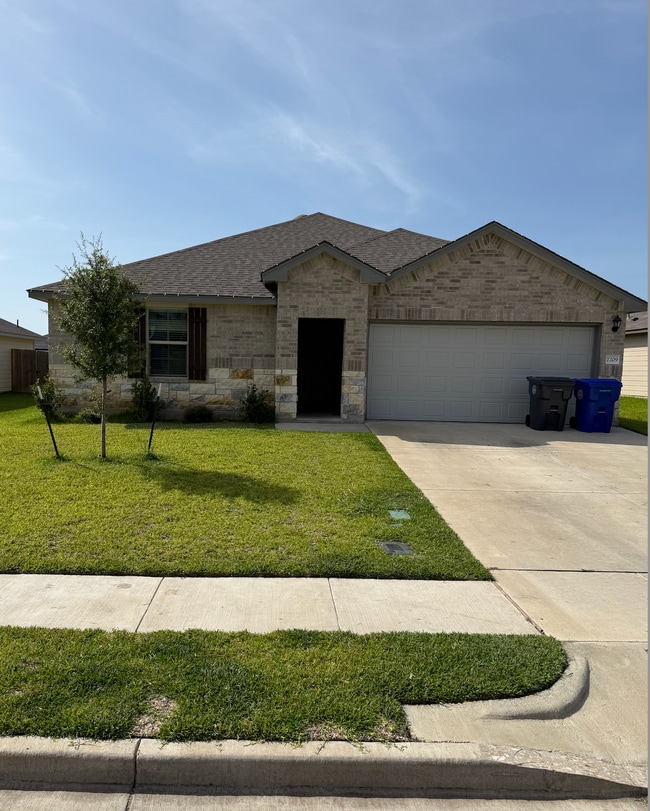 Primary Photo - 7209 Llano Dr