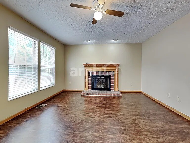 Building Photo - 2358 Rosina Dr