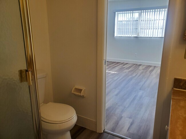 Building Photo - 6050 NW 64th Ave