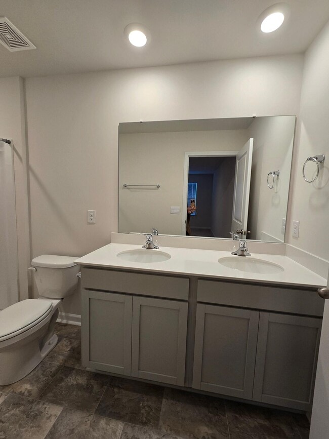 Building Photo - 162 Wall St