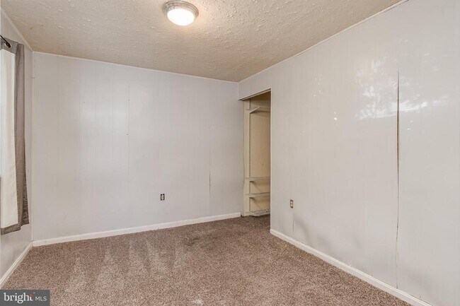 Building Photo - 1847 Dulaney Ct