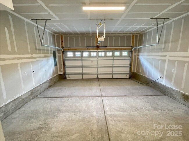 Building Photo - 5005 Layman Dr