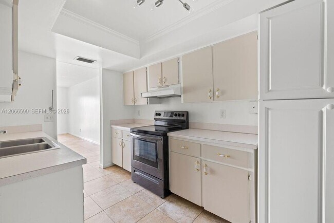 Building Photo - 1166 6th Ave