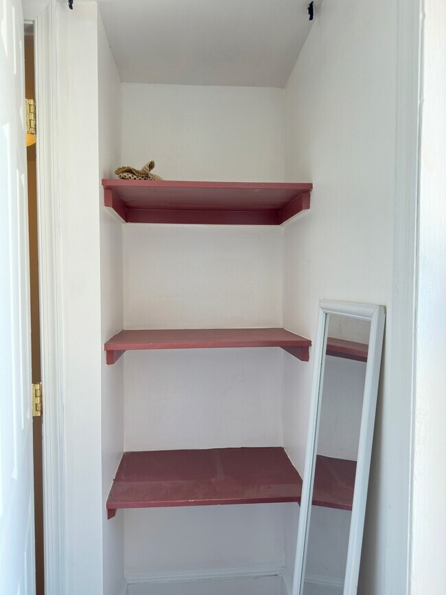 Building Photo - 1232 N Hancock St