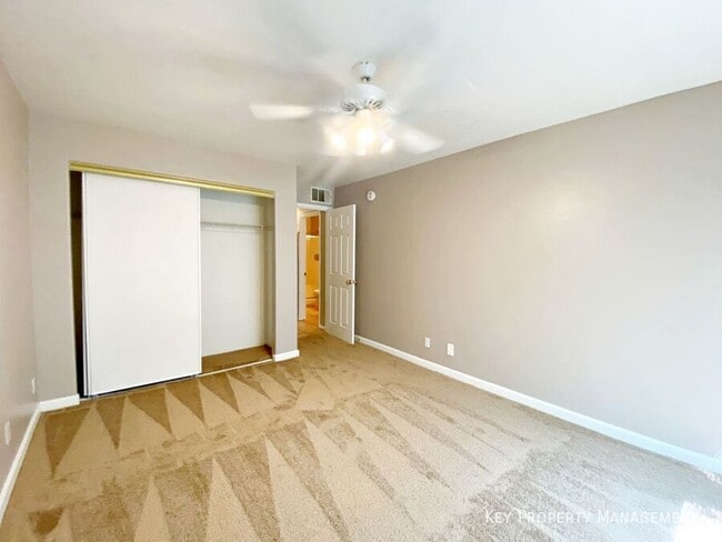 Building Photo - 3061 Key Largo Dr