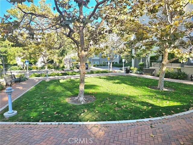 Building Photo - 35 Vantis Dr