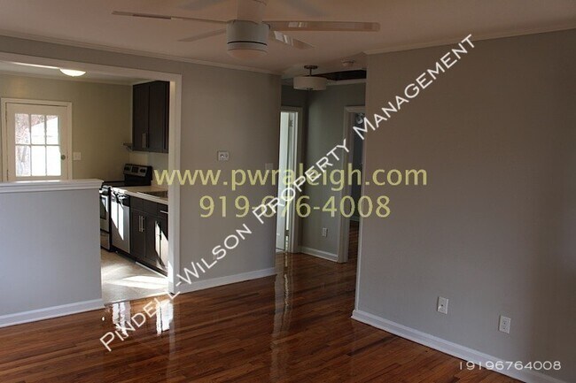 Building Photo - 2206 Bernard St