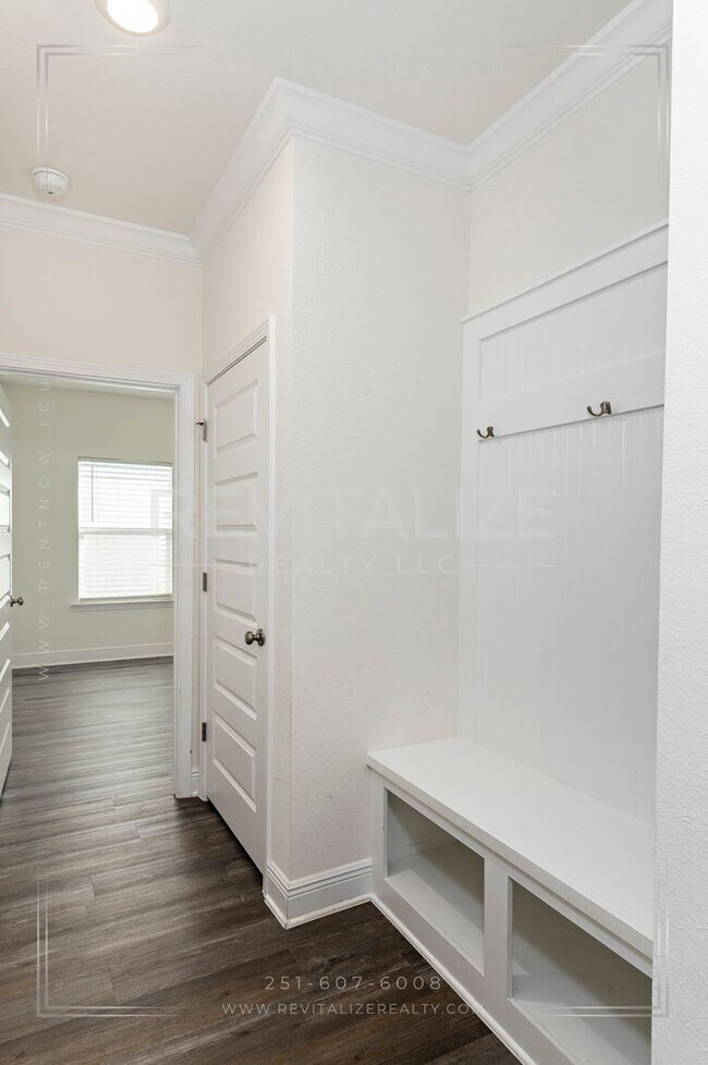 Building Photo - FREE RENT FOR MAY-  4 Bed 2 Bath Daphne Home in Jubilee Farms