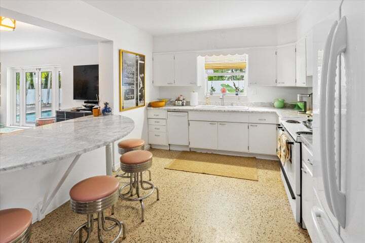 Building Photo - 202 32nd St