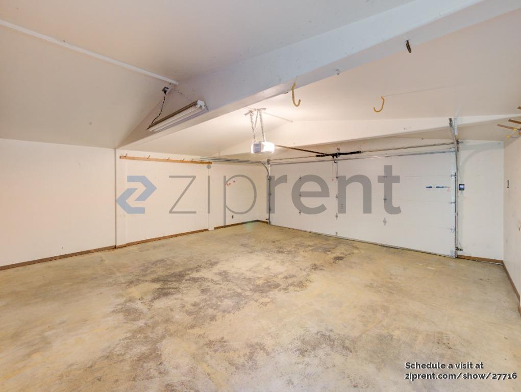 Building Photo - 25970 Canada Dr