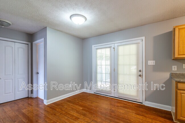 Building Photo - 7005 Buddy J Ln