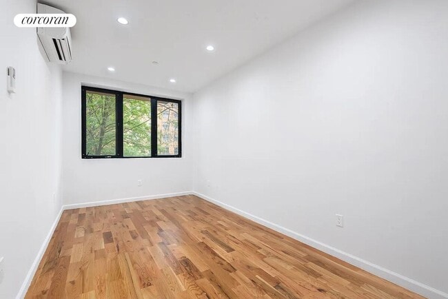 Building Photo - 830 Herkimer St