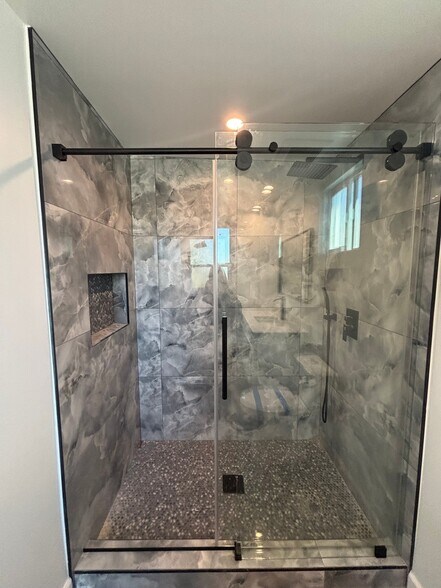 Building Photo - 2280 S Barrington Ave