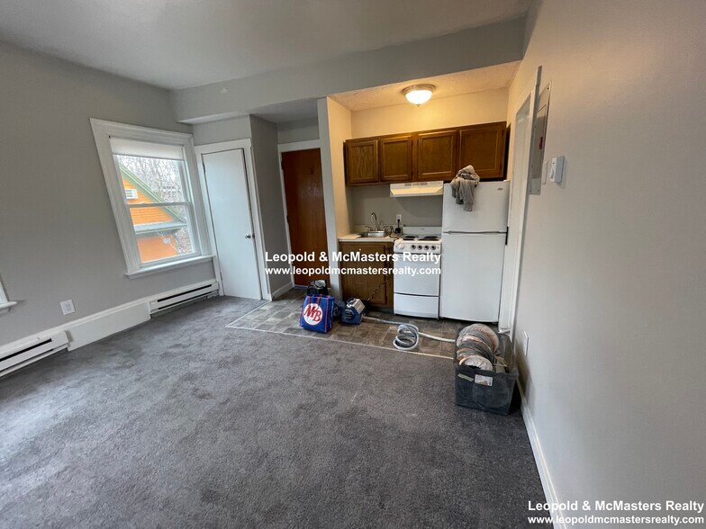 Building Photo - 592 Cambridge St