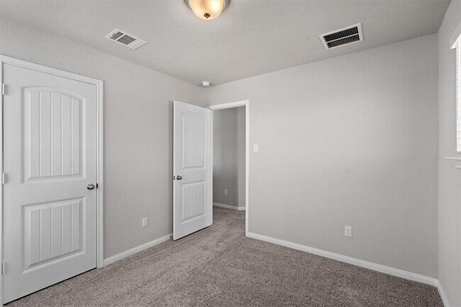 Building Photo - 1046 Ferryman Dr