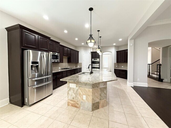 Building Photo - 5711 Stern Springs Ln