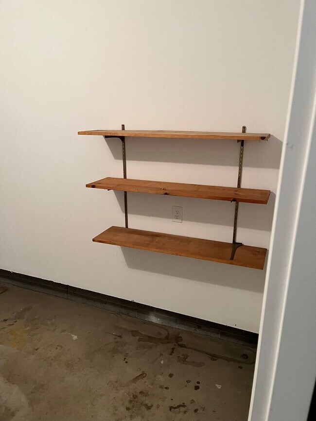 Building Photo - 476-478 S Kaser Dr