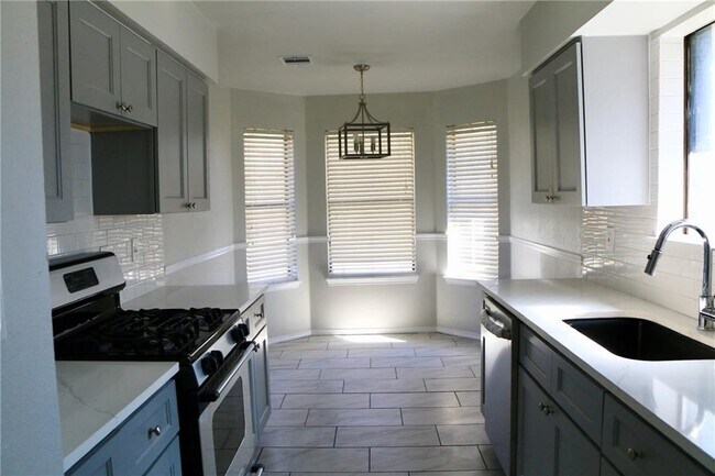 Building Photo - 408 Sage Boot Dr