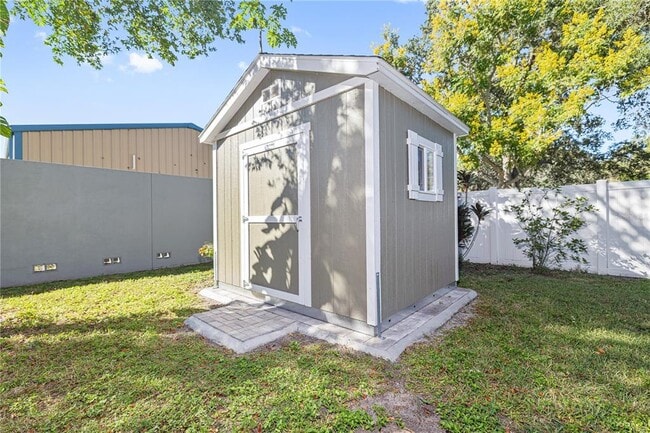 Building Photo - 2694 Pinehurst Ave