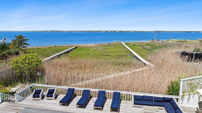 Building Photo - 588 Dune Rd
