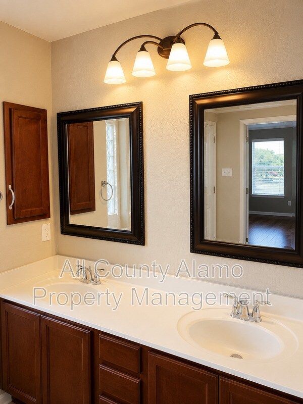 Building Photo - 5565 Saffron Way
