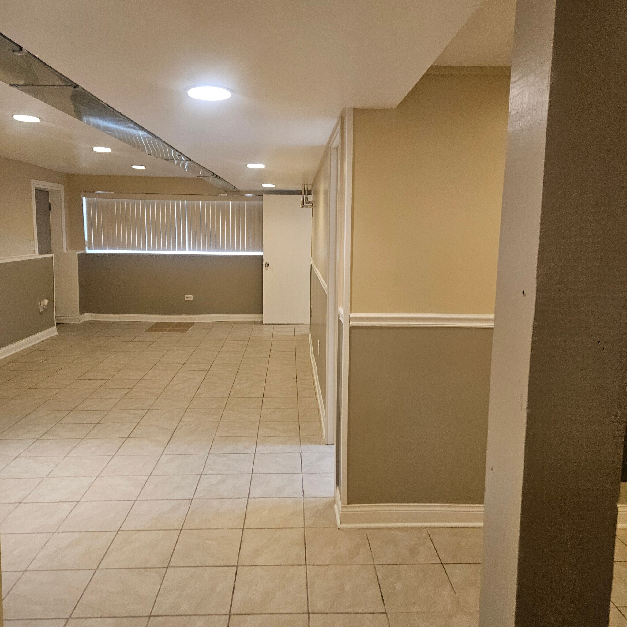 Living room - 1831 S 61st Ct