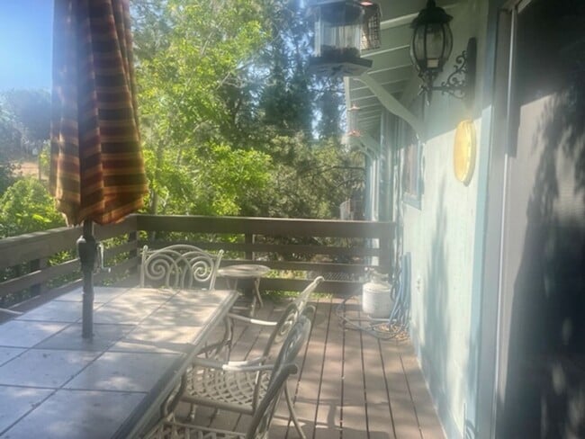 Building Photo - Level Entry 2 bedroom 2 bath