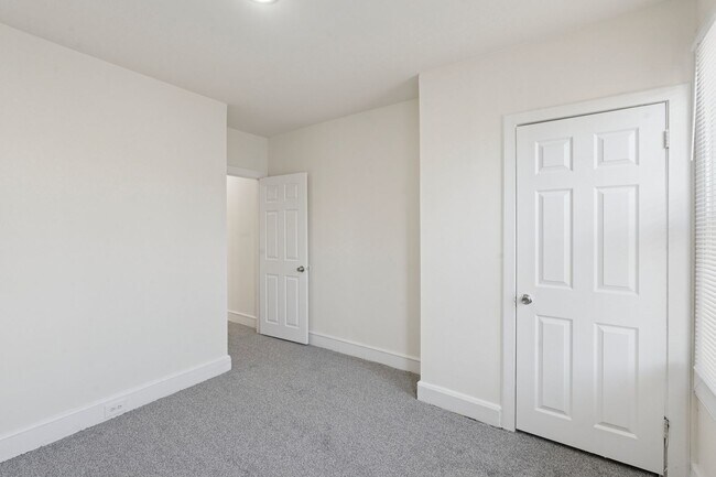 Building Photo - 3953 N 9th St