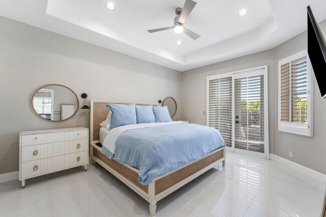 Building Photo - 121 Palm Cir