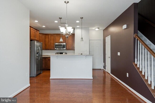 Building Photo - 9431 Stonewall Rd