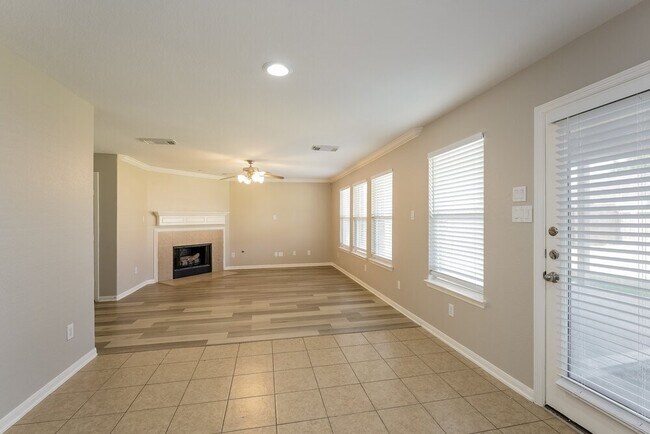 Building Photo - 8410 Tararin Ln